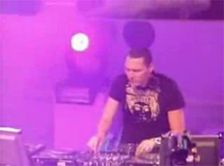 DJ Tiesto -
live@Museumplein (29-04-2006)